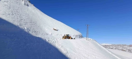 Yüksekova’da karla mücadele çalışması
