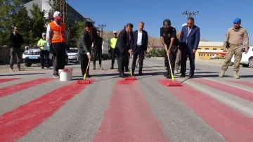 Yüksekova’da ‘Yayalara öncelik duruşu, hayata saygı duruşu’ etkinliği
