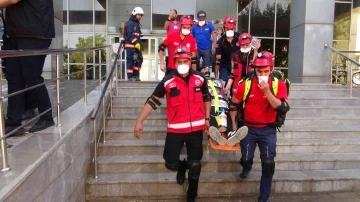 Yüksekova Devlet Hastanesinde gerçeği aratmayan yangın tatbikatı
