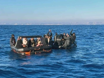 Yunanistan’ın ölüme ittiği 82 göçmen kurtarıldı
