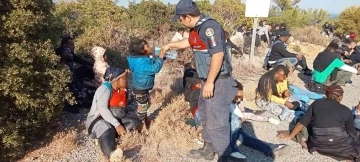 Yunanistan’ın ölüme terk ettiği 47 düzensiz göçmen kurtarıldı
