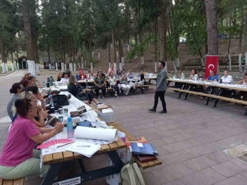 Yunusemre Kadın Meclisi Süreyya’da toplandı
