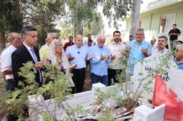 Yüreğir ilçesinin kurucu Belediye Başkanı Sabahattin Eşberk mezarı başında anıldı
