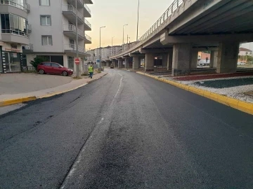 Yüzbaşılar Köprülü Kavşağı’nın yan yolları asfaltlanıyor
