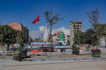 Zafer Meydanı’nda peyzaj çalışmaları
