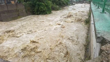 Zonguldak’ta yoğun yağış etkisini sürdürüyor
